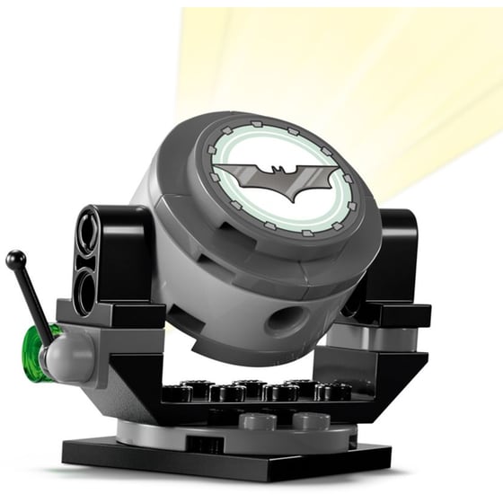 LEGO® DC Batman™ Tumbler vs. Two-Face™ & The Joker™ (76303) image 3