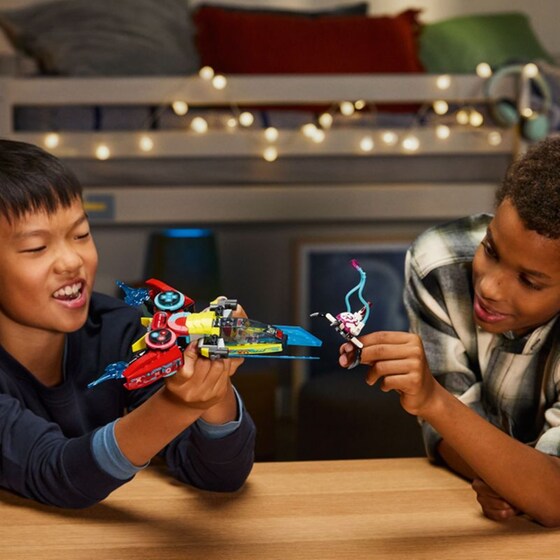 LEGO® DreamZzz Cooper's Gaming Controller Jet (71489) image 10