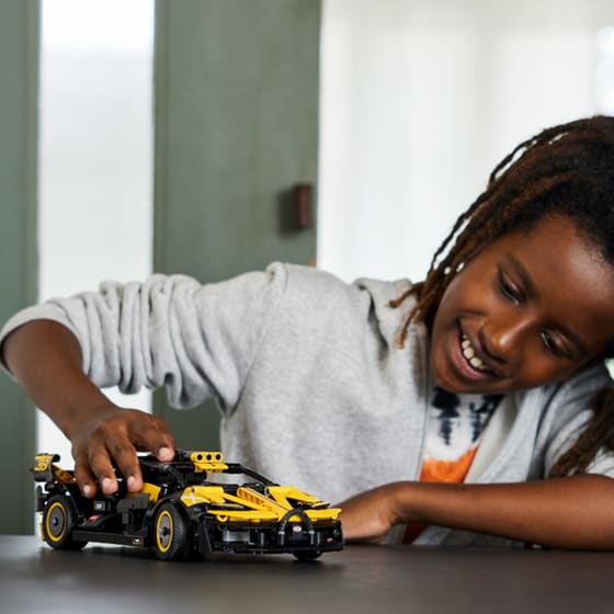 LEGO® Technic Bugatti Bolide (42151) image 10