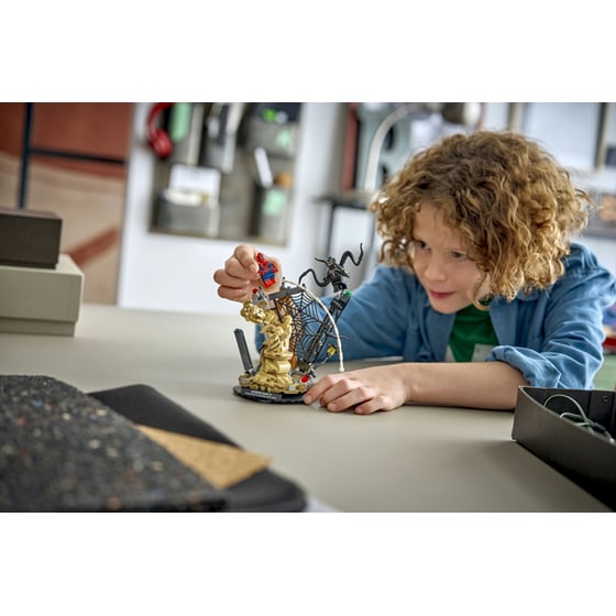 LEGO® Marvel Epic Battle: Spider-Man vs. Sandman (76334) image 5