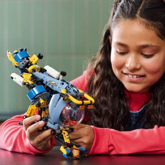 LEGO® Technic Deep-Sea Research Submarine (42201) image 5