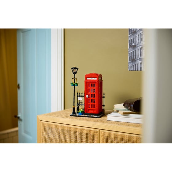 LEGO® Ideas Red London Telephone Box (21347) image 12