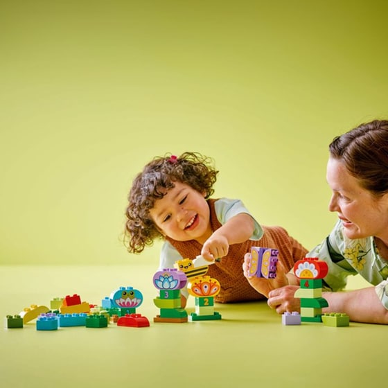 LEGO® Duplo Creative Garden & Flowers (10444) image 9
