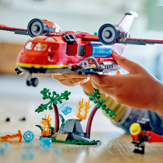 LEGO® City Fire Rescue Plane (60413) image 8