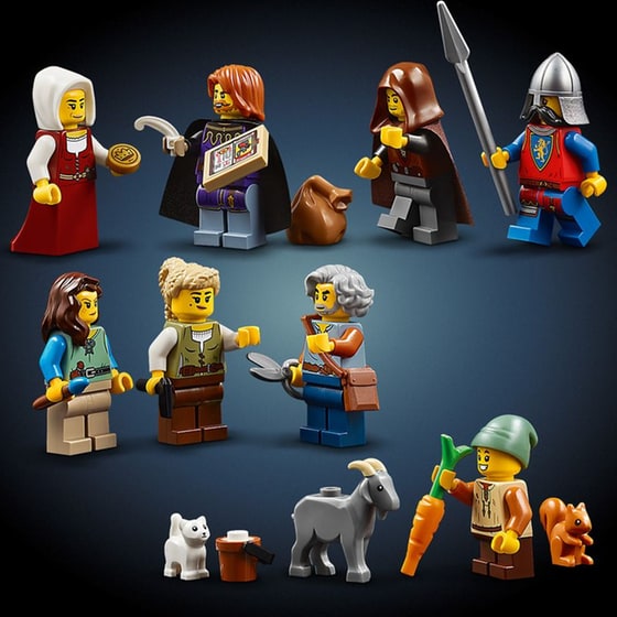 LEGO® Icons Medieval Town Square (10332) image 14