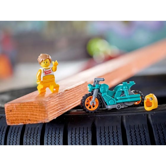 LEGO® City Chicken Stunt Bike (60310) image 6