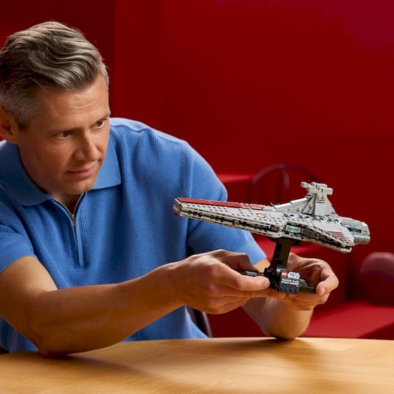 LEGO® Star Wars™ Επιθετικό Καταδρομικό Σειράς Venator (75441) image 2