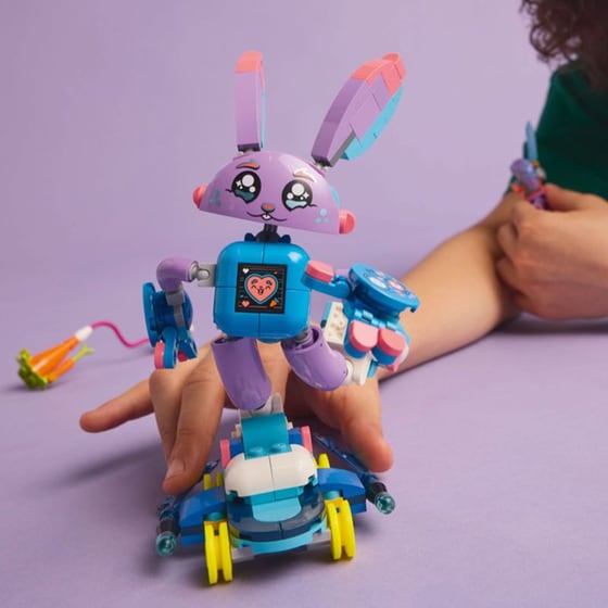LEGO® DreamZzz Izzie and Bunchurro the Gaming Bunny (71490) image 7