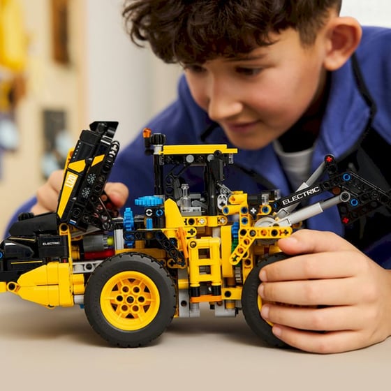 LEGO® Technic Φορτωτής Volvo L120 Electric (42209) image 3