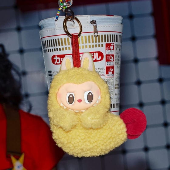 Μπρελόκ Pop Mart The Monsters Wacky Mart Series - Θήκη Ακουστικών image 3