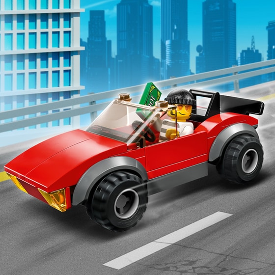 LEGO® City Police Bike Car Chase (60392) image 8