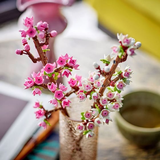 LEGO® Botanicals Cherry Blossoms (40725) image 7
