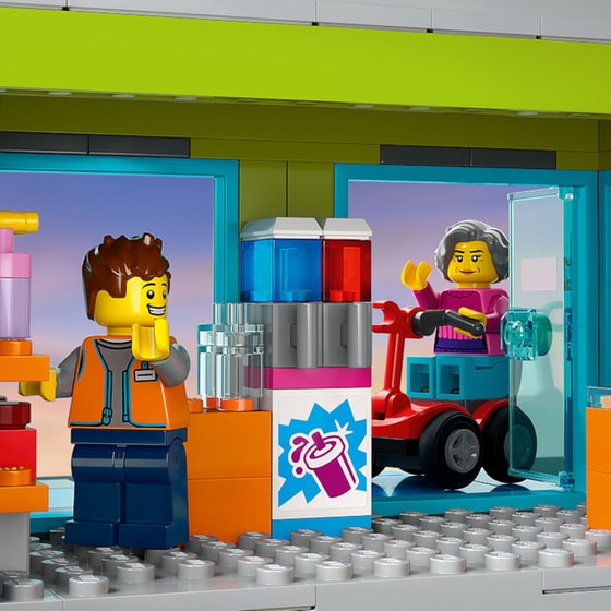 LEGO® City Apartment Building (60365) image 7