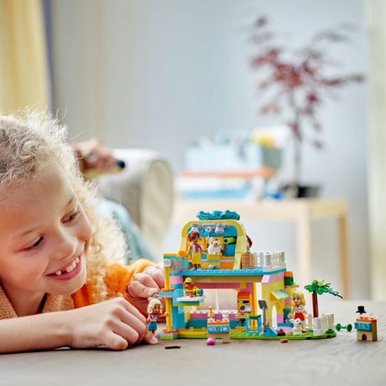 LEGO® Friends Pet Accessories Shop (42650) image 10