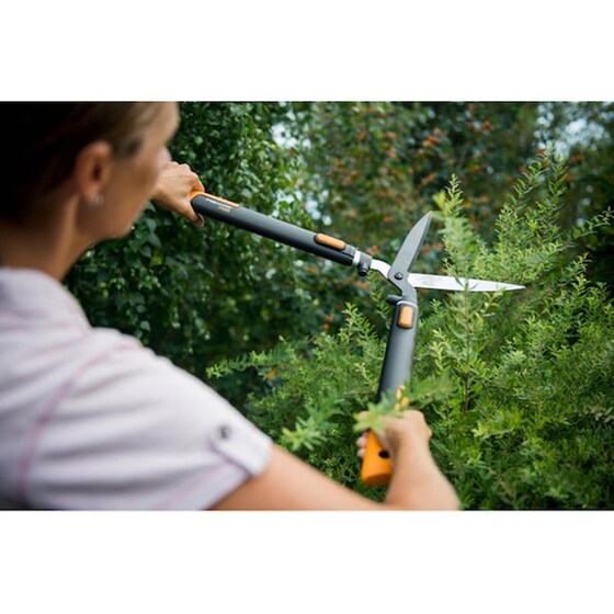 Fiskars Smartfit Hs86 Hedgecutter image 1
