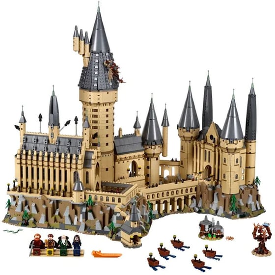 LEGO® Harry Potter Wizarding World Hogwarts Castle (71043) image 1