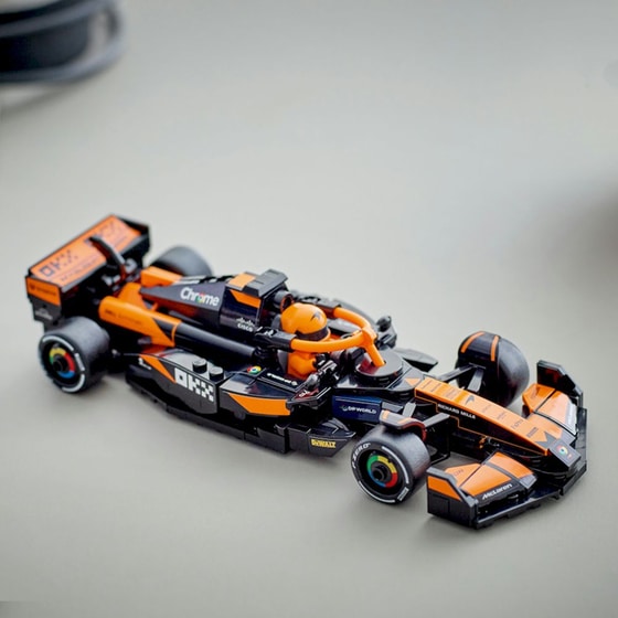 LEGO® Speed Champions McLaren F1® Team MCL38 (77251) image 9