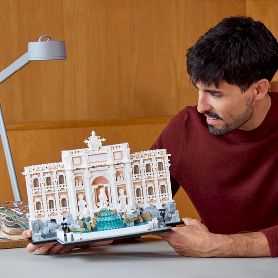 LEGO® Architecture Trevi Fountain (21062) image 3