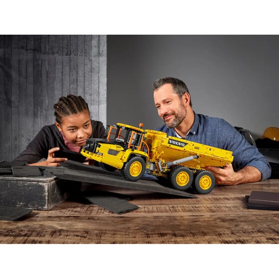 LEGO® Technic App-Controlled 6x6 Volvo Articulated Hauler (42114) image 5