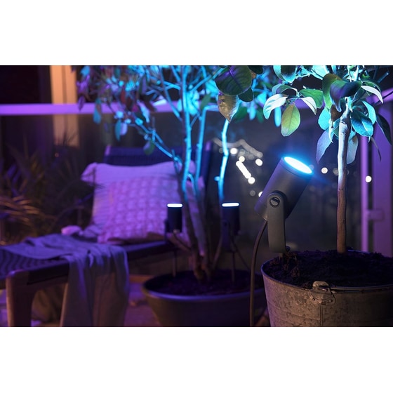 Έξυπνο φωτιστικό σποτ εξωτερικού χώρου Philips Hue Lily  8W (3 τεμ.) image 4