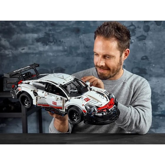 LEGO® Technic Porsche 911 RSR (42096) image 7