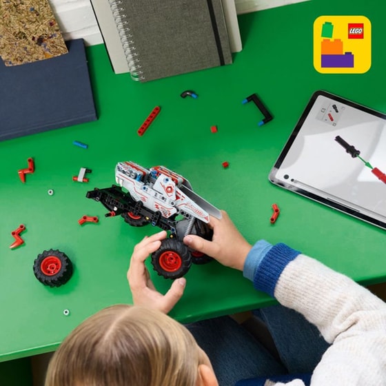 LEGO® Technic Monster Jam™ ThunderROARus™ Pull-Back (42200) image 11