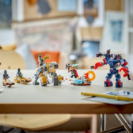 LEGO® Marvel Avengers: Endgame Thor vs. Chitauri (76322) image 6
