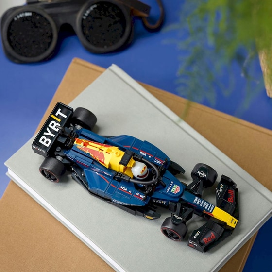 LEGO® Speed Champions Oracle Red Bull Racing RB20 F1® (77243) image 9