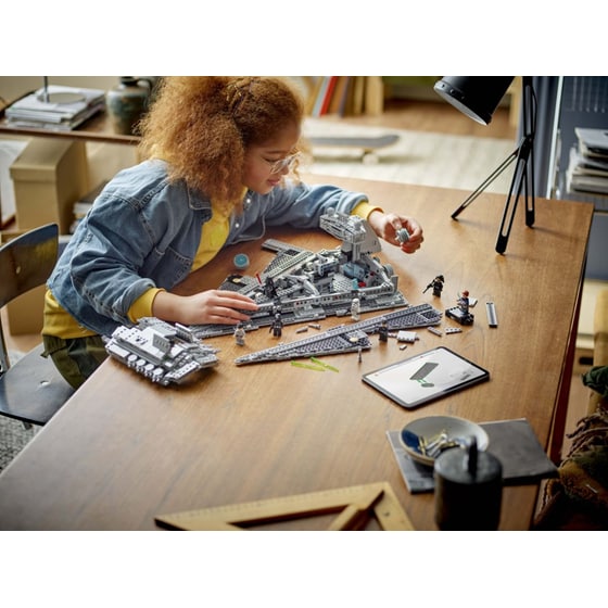 LEGO® Star Wars Imperial Star Destroyer™ (75394) image 9