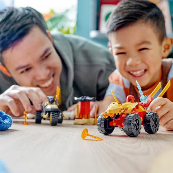 LEGO® Ninjago Kai and Ras's Car and Bike Battle (71789) image 4