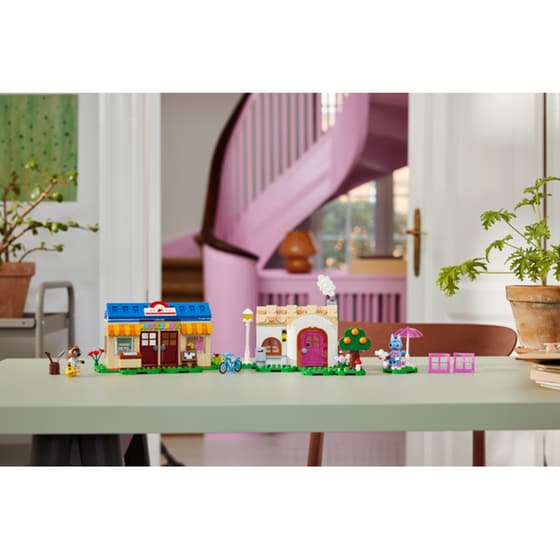 LEGO® Animal Crossing Nook's Cranny & Rosie's House (77050) image 5