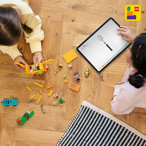 LEGO® Animal Crossing Leif's Caravan & Garden Shop (77054) image 7