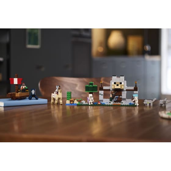 LEGO® Minecraft The Pirate Ship Voyage (21259) image 11