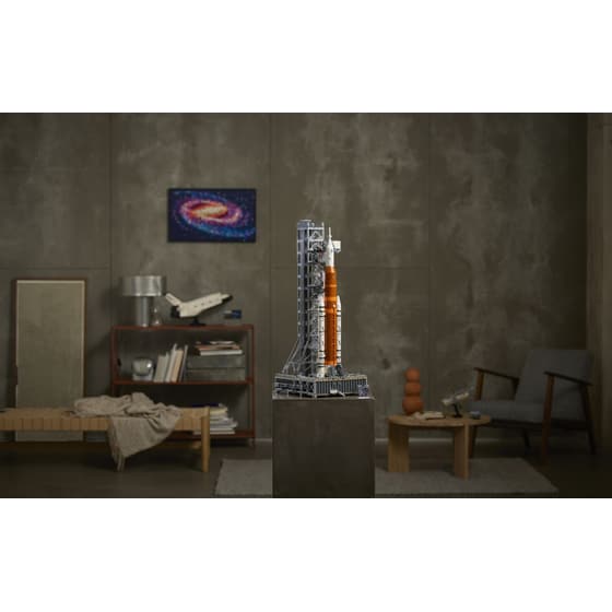 LEGO® Icons NASA Artemis Space Launch System (10341) image 13