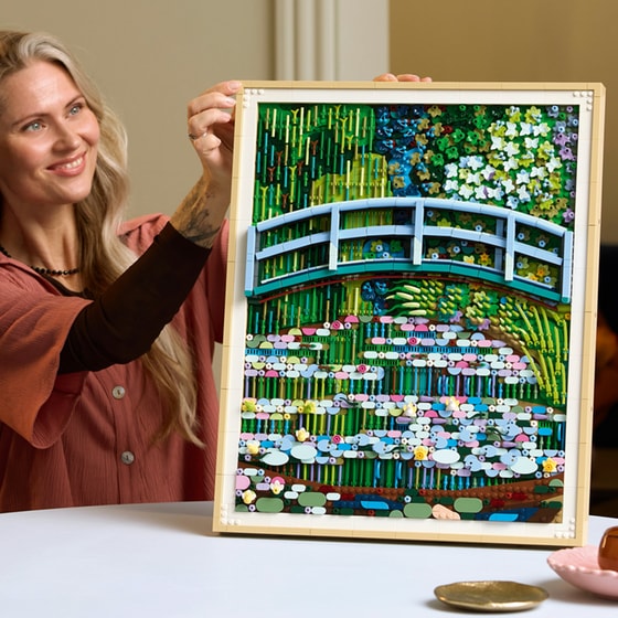LEGO® Art Claude Monet – Bridge over a Pond of Water Lilies (31220) image 5