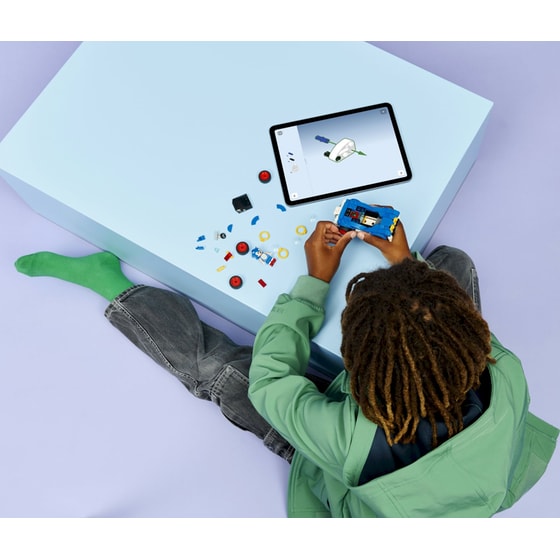 LEGO® Sonic the Hedgehog Sonic: Speedster Lightning (77117) image 3