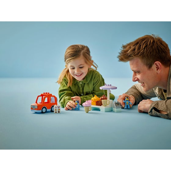 LEGO® DUPLO® Bluey Ice Cream Trip with Bluey (10458) image 5