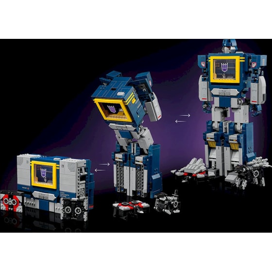 LEGO® Icons Transformers: Soundwave (10358) image 4