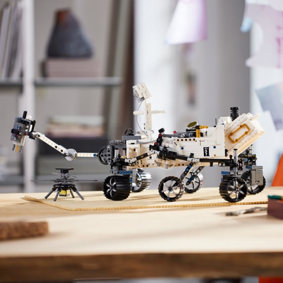 LEGO® Technic NASA Mars Rover Perseverance (42158) image 3