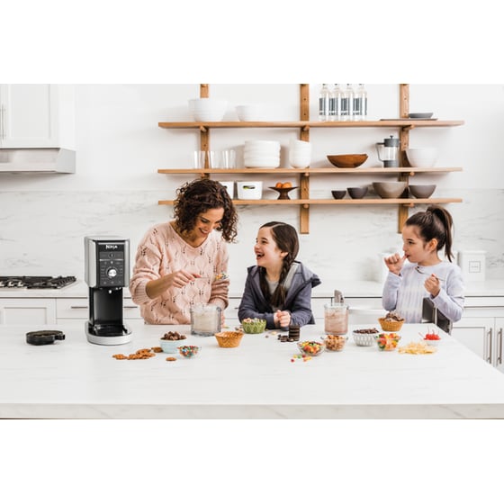 Παγωτoμηχανή Ninja® CREAMi® Deluxe NC501EU 800 W Ασημί image 4