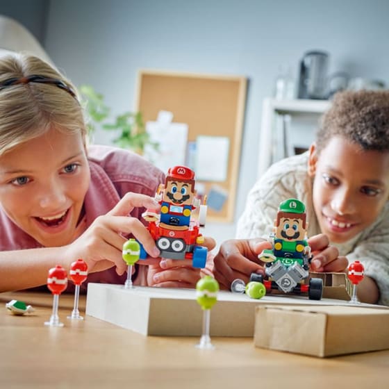 LEGO® Super Mario™ Mario Kart™ – Baby Mario vs. Baby Luigi (72034) image 8
