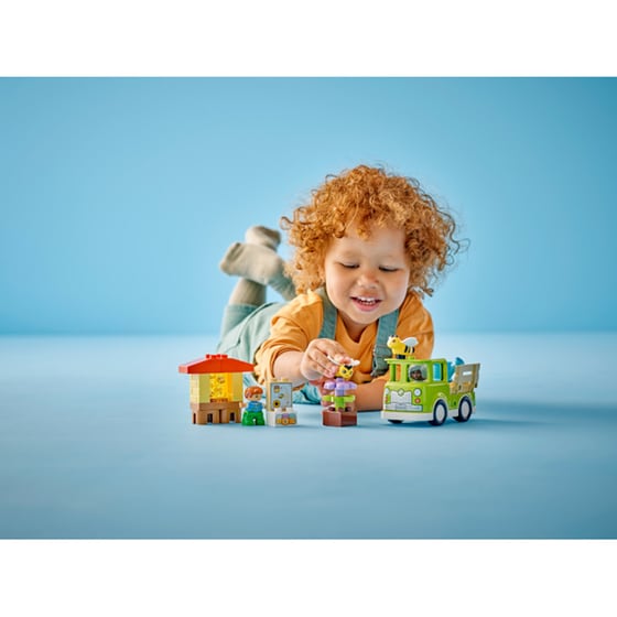 LEGO® Duplo Caring for Bees & Beehives (10419) image 6