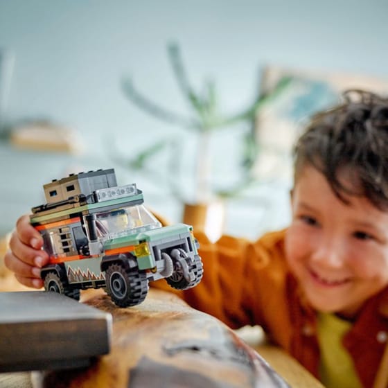 LEGO® City Off-Road 4x4 Mountain Truck (60447) image 9