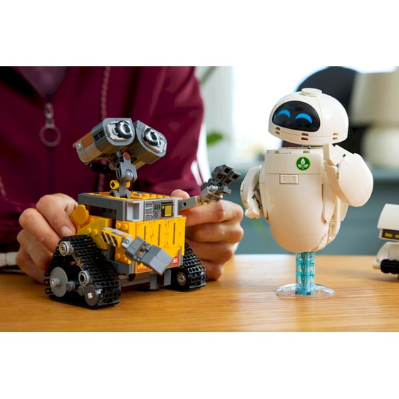 LEGO® Disney and Pixar WALL-E and EVE (43279) image 4