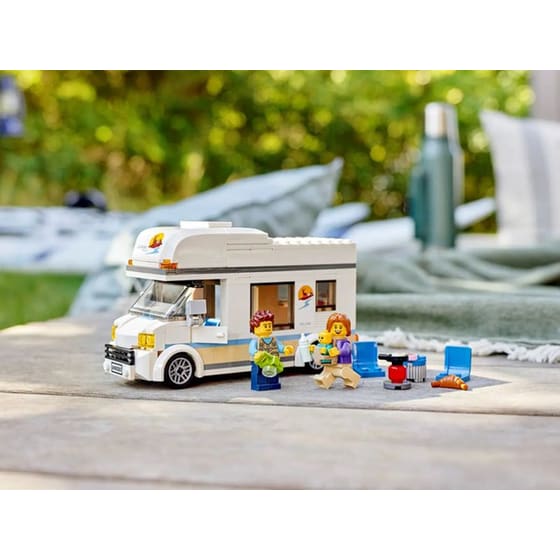 LEGO® City Holiday Camper Van (60283) image 9