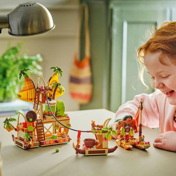 LEGO® Disney Moana 2 Kakamora Barge (43258) image 4
