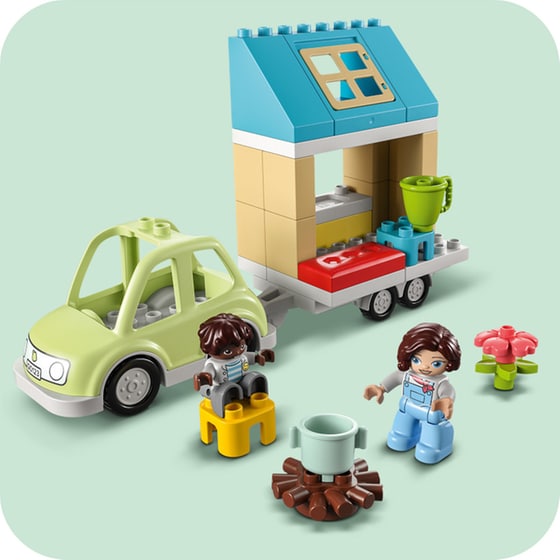 LEGO® Duplo Family House on Wheels (10986) image 14