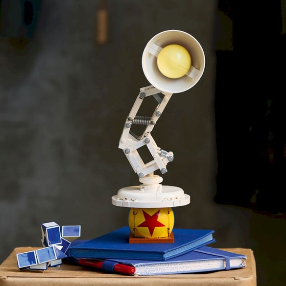 LEGO® Ideas Disney Pixar Luxo Jr. (21357) image 7