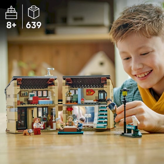 LEGO® Harry Potter Privet Drive: Aunt Marge's Visit (76451) image 2