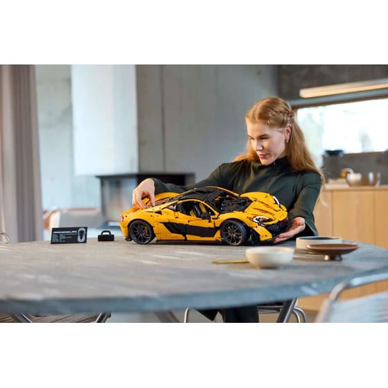 LEGO® Technic McLaren P1™ (42172) image 7
